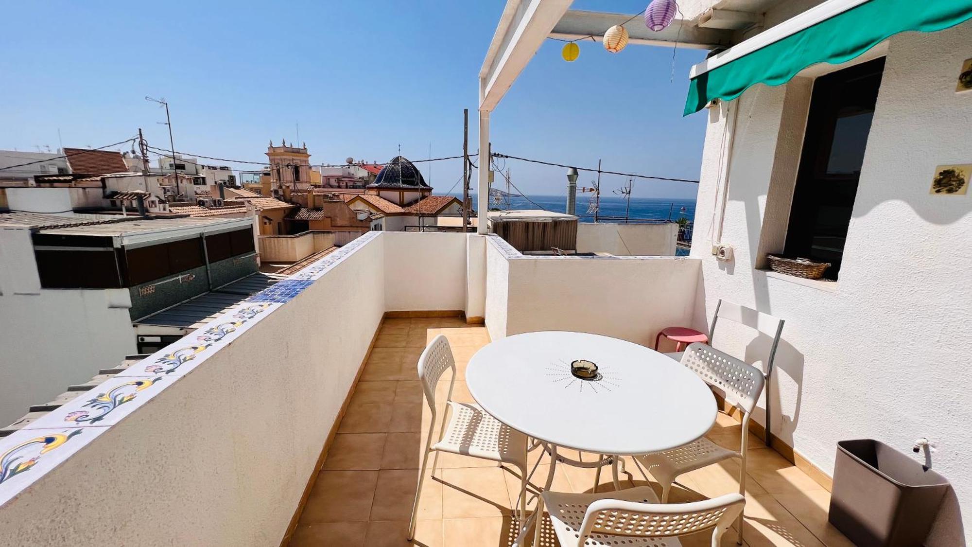 Atico Con Vistas En El Casco Antiguo De Benidorm Apartment Exterior photo